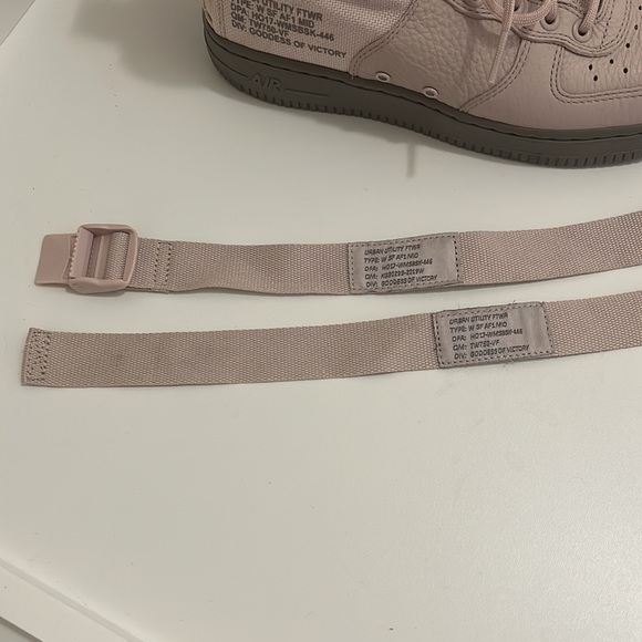 Pink Nike SF Air Force 1 urban utility FTWR - Picture 7 of 7